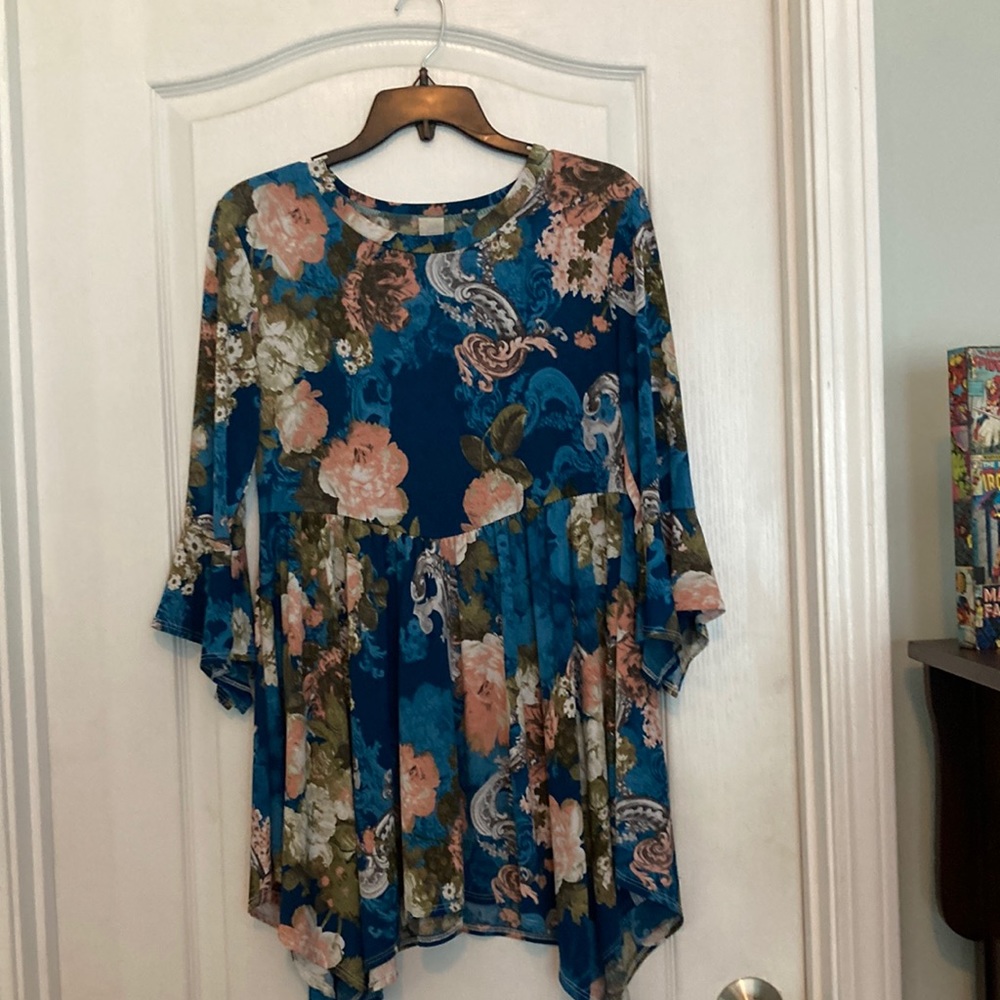 Blue tunic. Size S